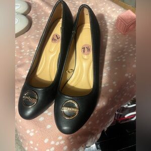 Black Women's Flats